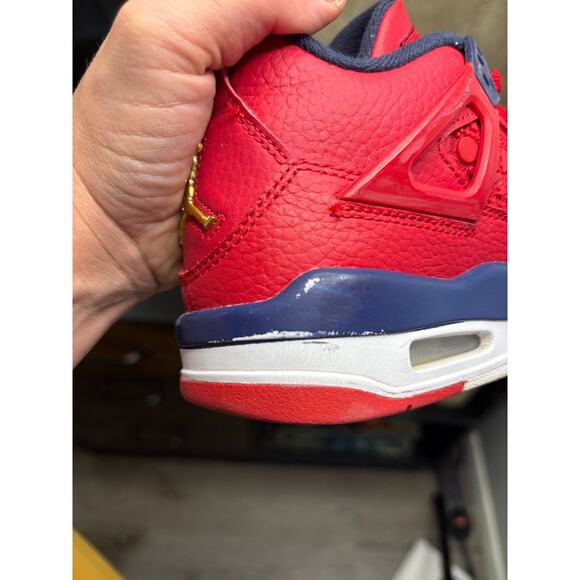 SZ 4y - Jordan Fiba 4 - Like New w/ replacement box, minor defects - Picture 6 of 7